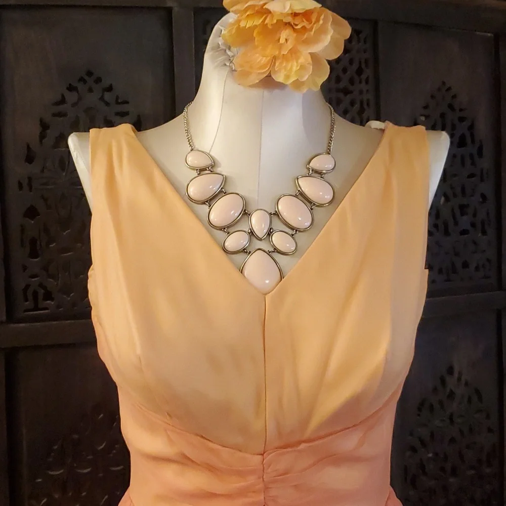 Pink and gold statement necklace - Picture 10 of 10